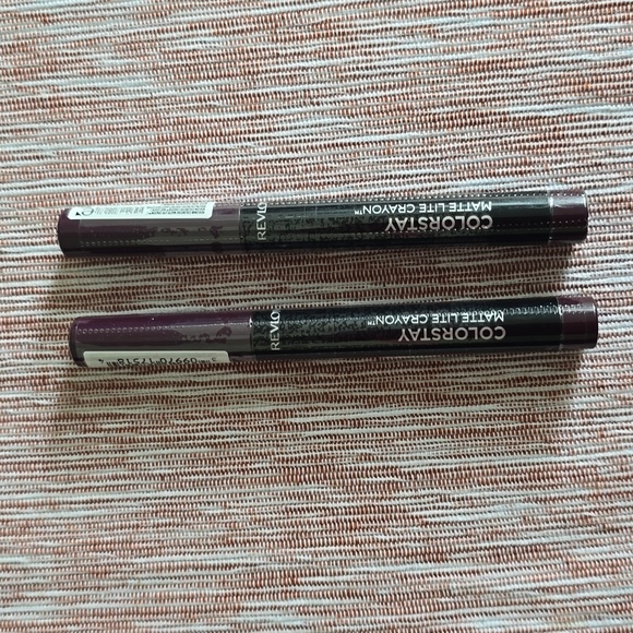 REVLON BRAND WOMENS COLORSTAY MATTE LITE LIP CRAYON BUNDLE OF 2 - Picture 6 of 9